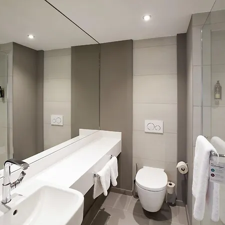Express - - Centre מלון 3*