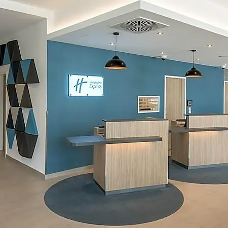 Express - - Centre Hotel