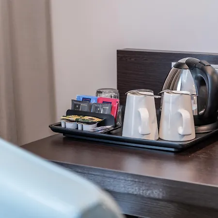 Express - - Centre Hotel 3*