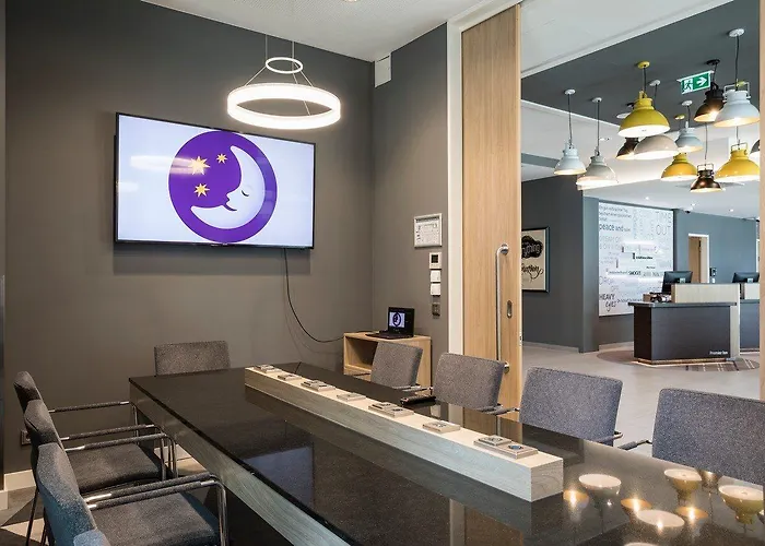 Express - - Centre Hotel 3*