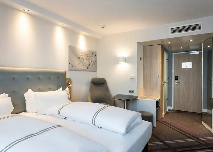 Express - - Centre Hotel 3*